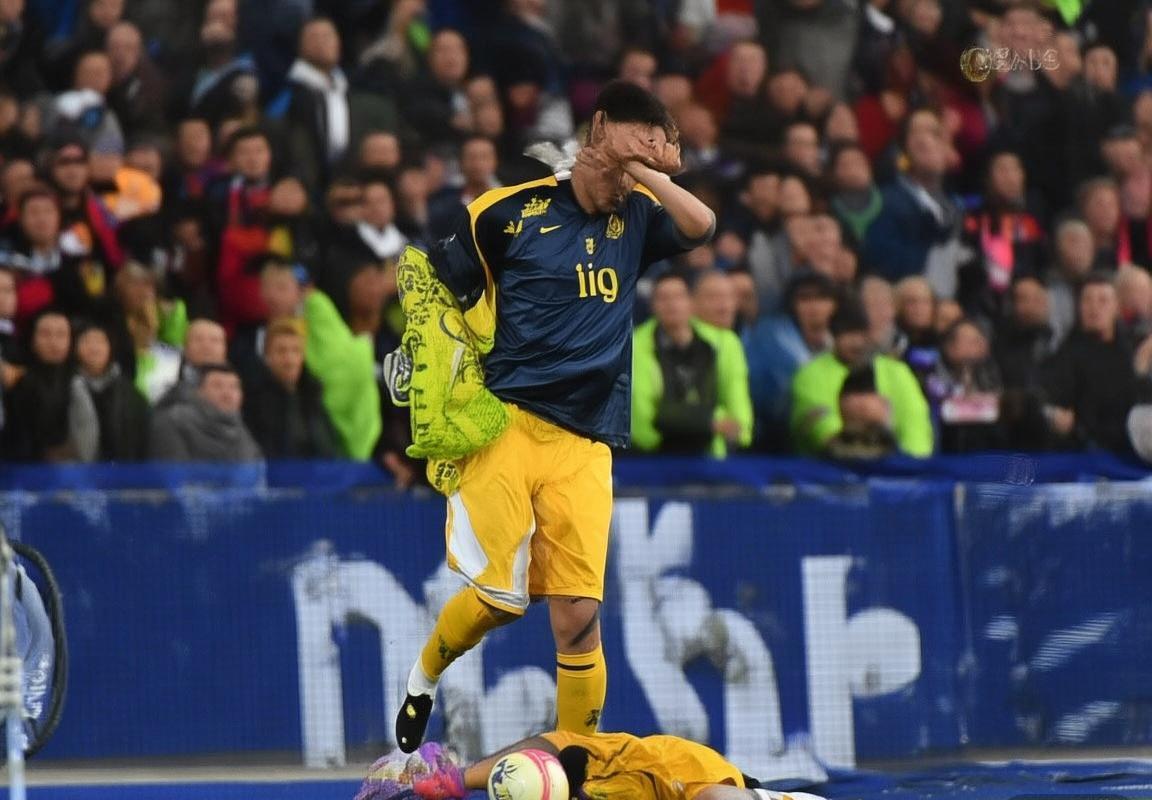 金州勇士队内讧曝光：德雷蒙德·格林与史蒂夫·科尔训练争执引发球队内部矛盾